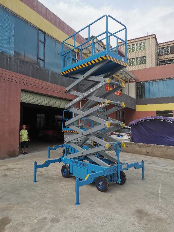 移動剪叉式升降平臺發貨調試現場 升降平臺定做